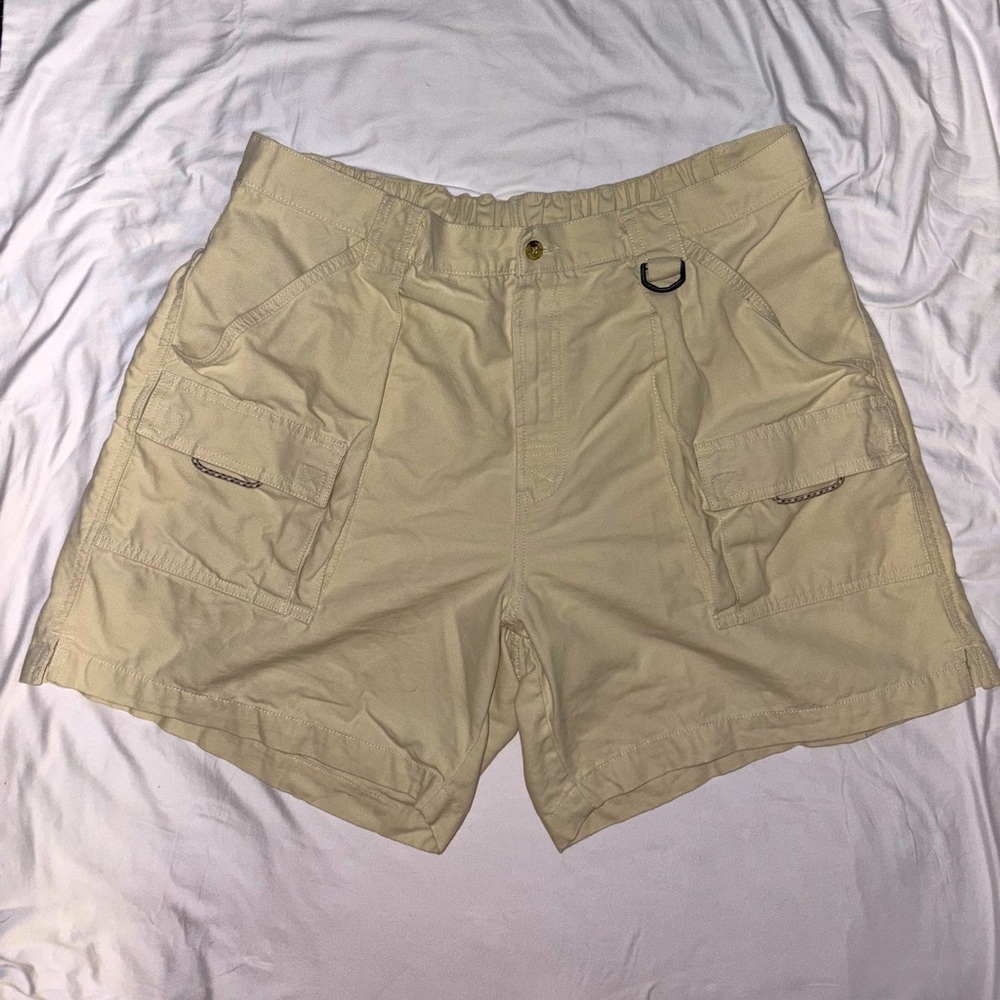 Columbia PFG Men’s Beige Cargo Shorts Size XL 100% Cotton Shell